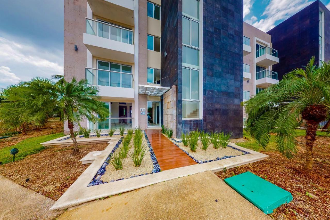 Hakuna Matata 725N At Mareazul Beachfront Плая дел Кармен Екстериор снимка
