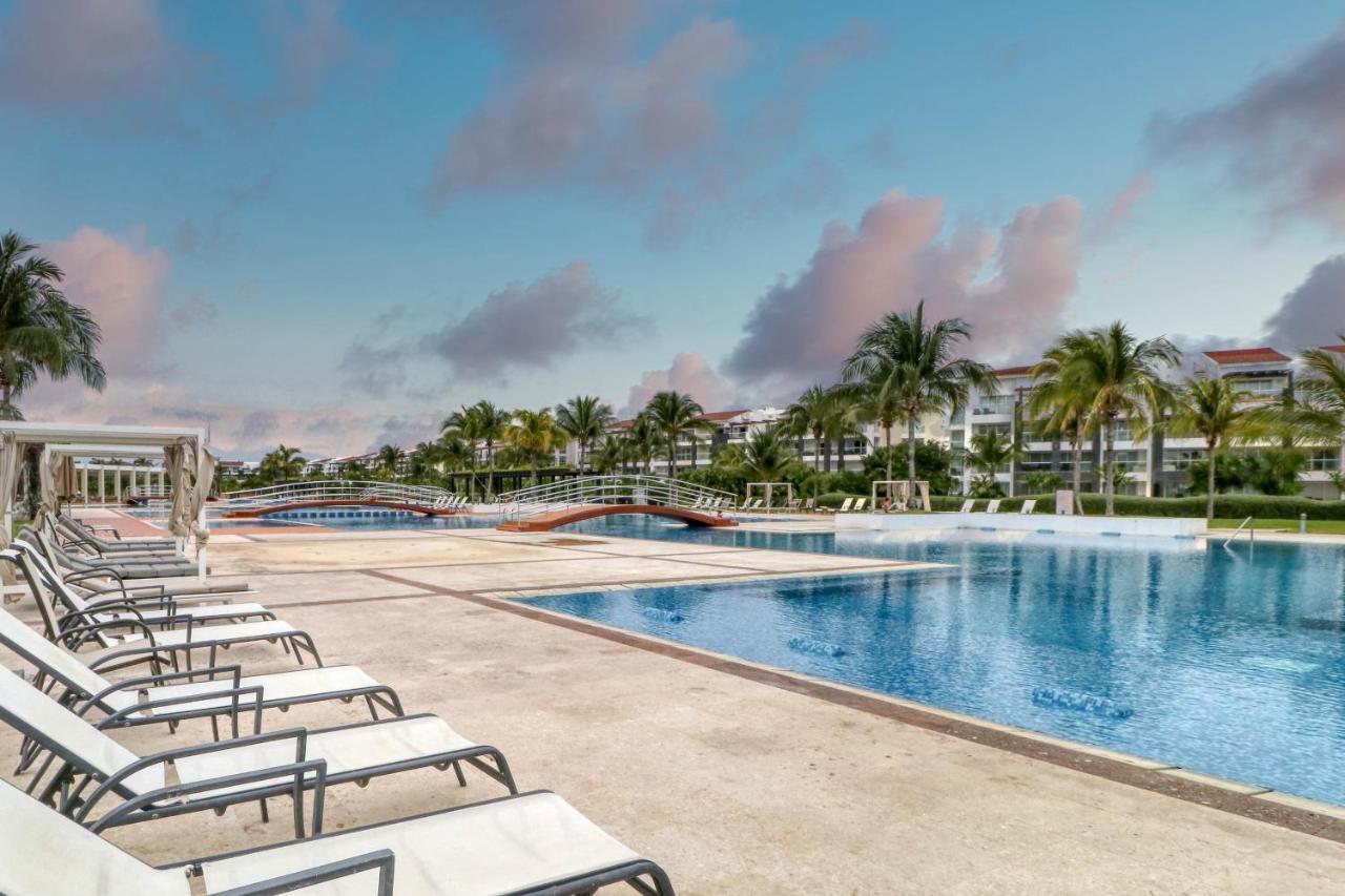 Hakuna Matata 725N At Mareazul Beachfront Плая дел Кармен Екстериор снимка